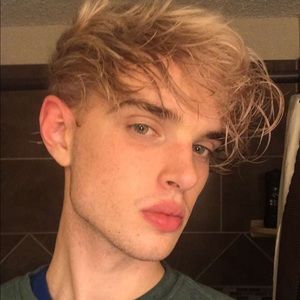 Meet your Posher, Alec